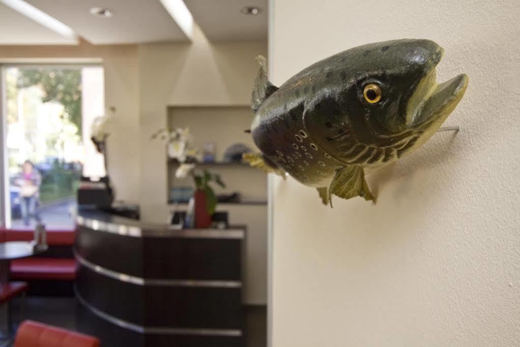 Hotel Zvonimir Otocsán Kültér fotó